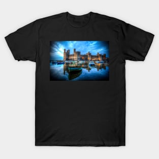 Caernarfon Castle At Night T-Shirt